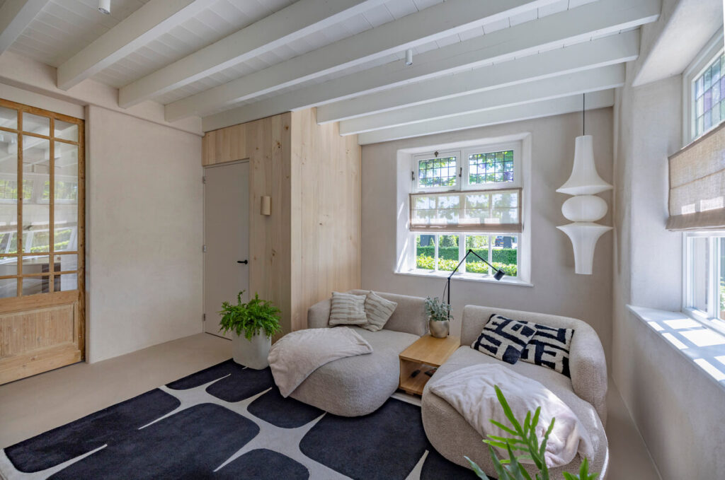 Plafond woonboerderij Oirschot met populierenhout van Peppelhout
