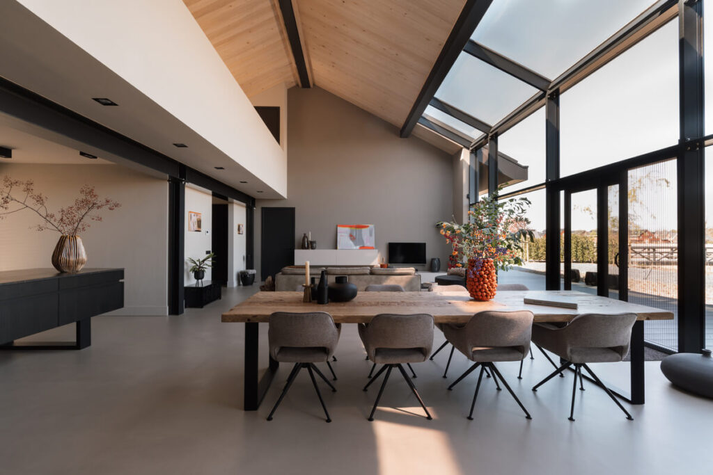 Plafond Villa Veenendaal met populierenhout van Peppelhout
