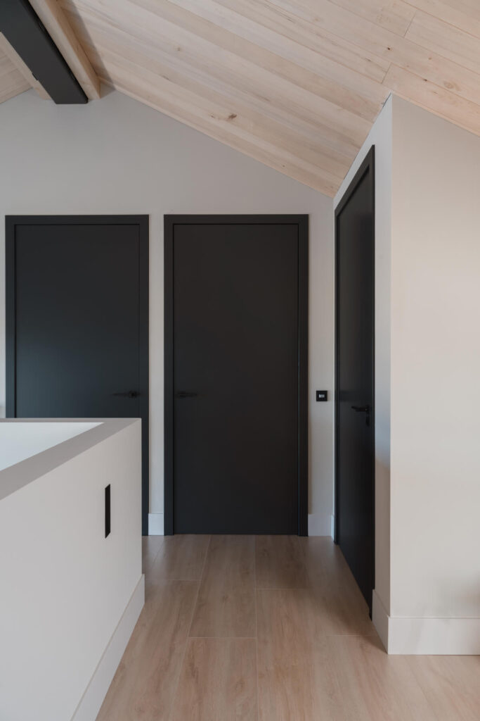 Plafond Villa Veenendaal met populierenhout van Peppelhout