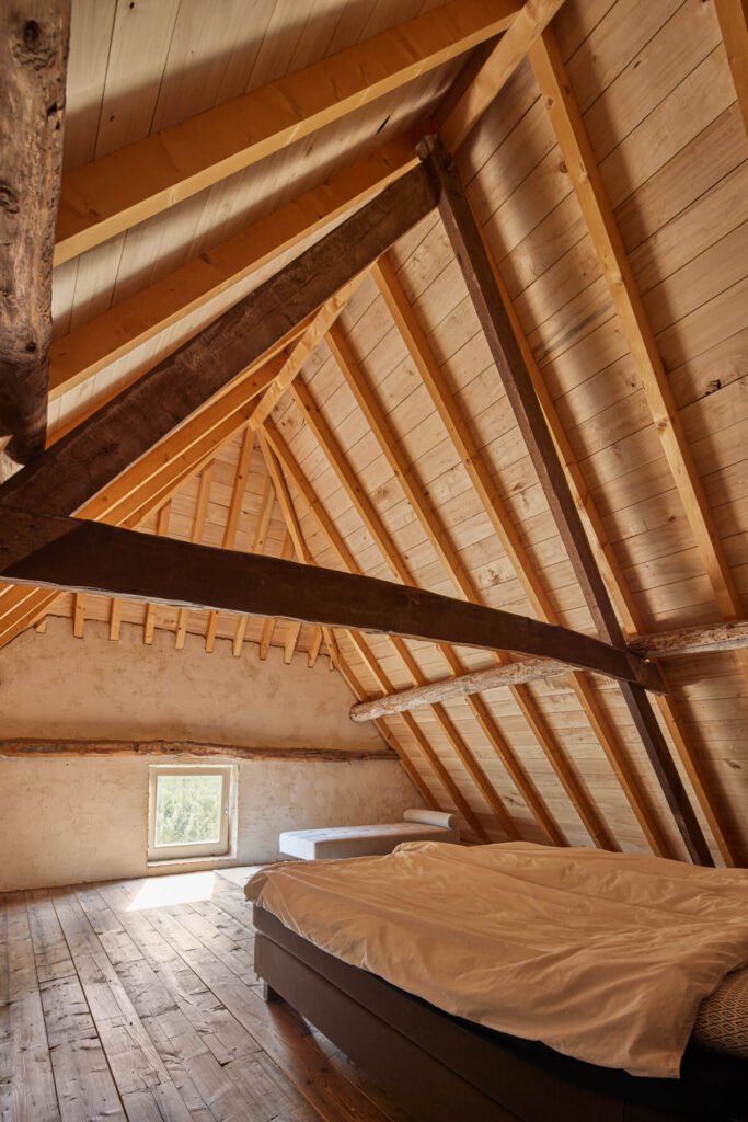 Dakbeschot historische boerderij Sint-Michielsgestel met populierenhout van Peppelhout