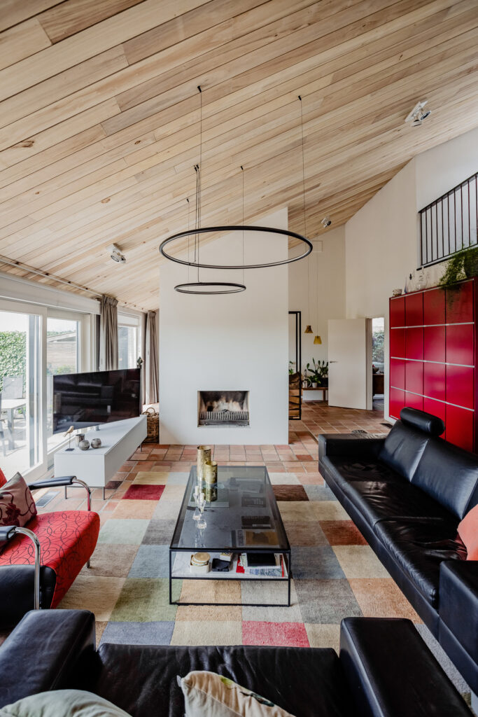 Plafond woning Nederhorst den Berg met populierenhout van Peppelhout