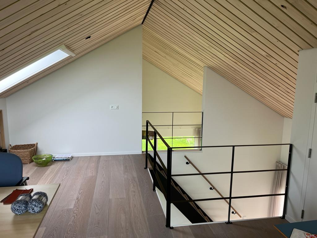 Plafond woning De Veenhoop met populierenhout van Peppelhout