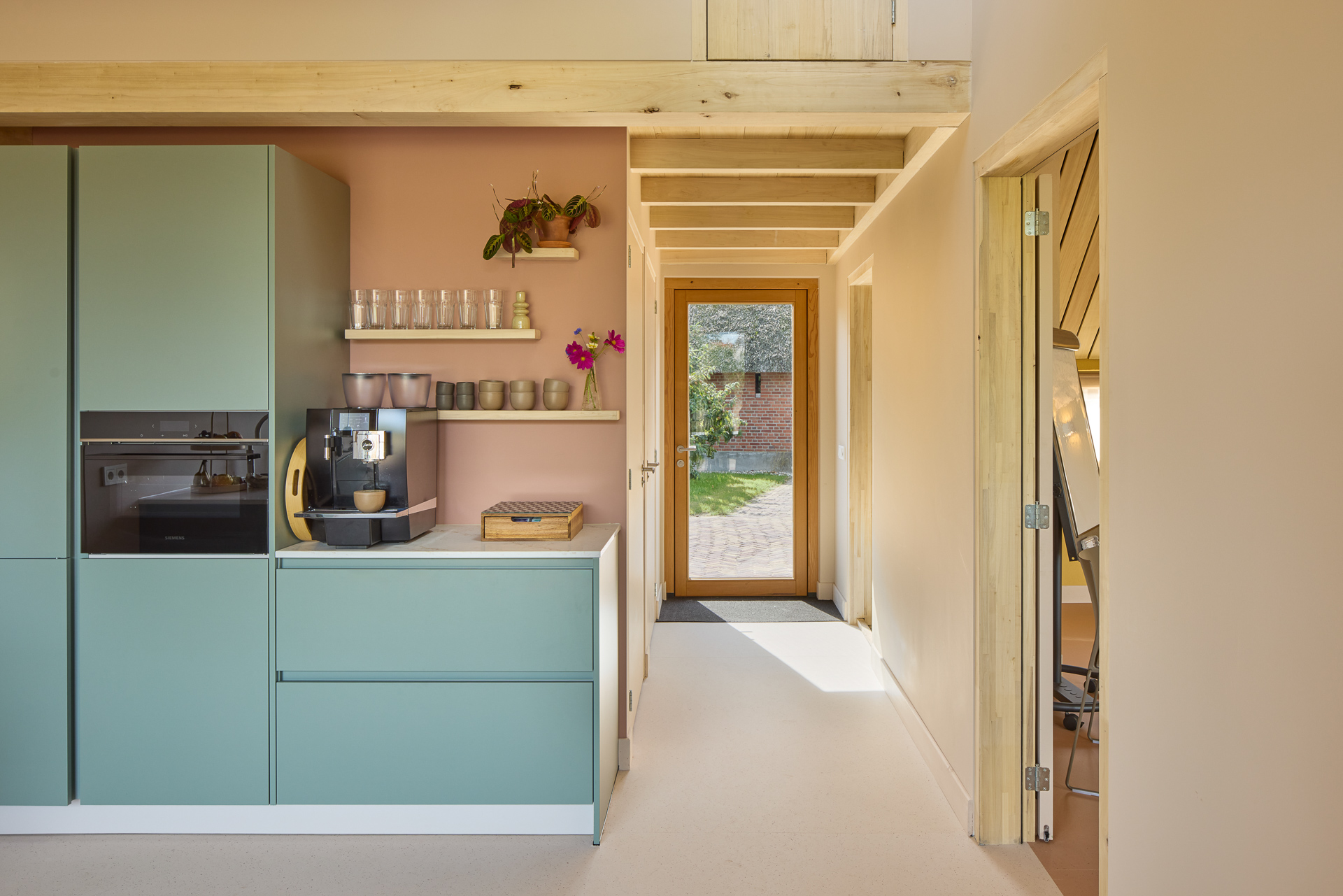 Plafond inspiratielocatie PEPPELS met populierenhout van Peppelhout