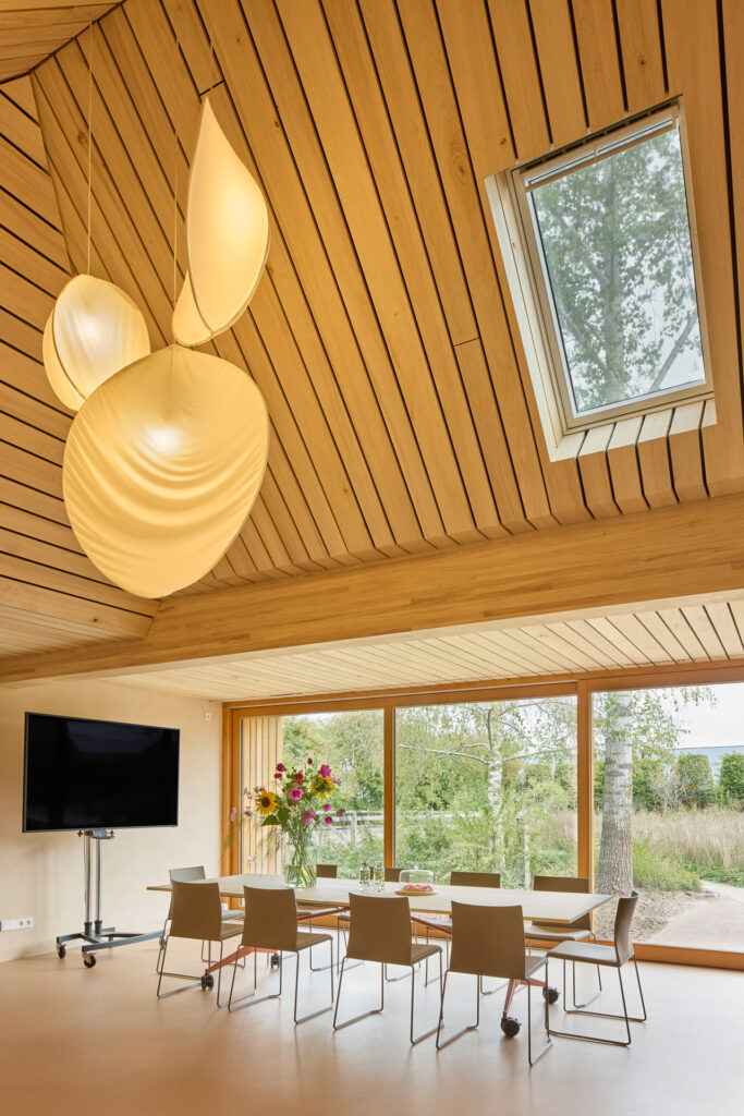 Plafond inspiratielocatie PEPPELS met populierenhout van Peppelhout