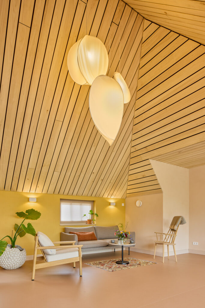 Plafond inspiratielocatie PEPPELS met populierenhout van Peppelhout